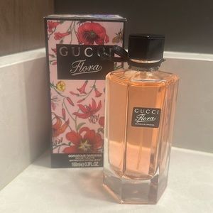 Gucci Flora Gorgeous Gardenia Perfume